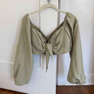 Green crop top (M)